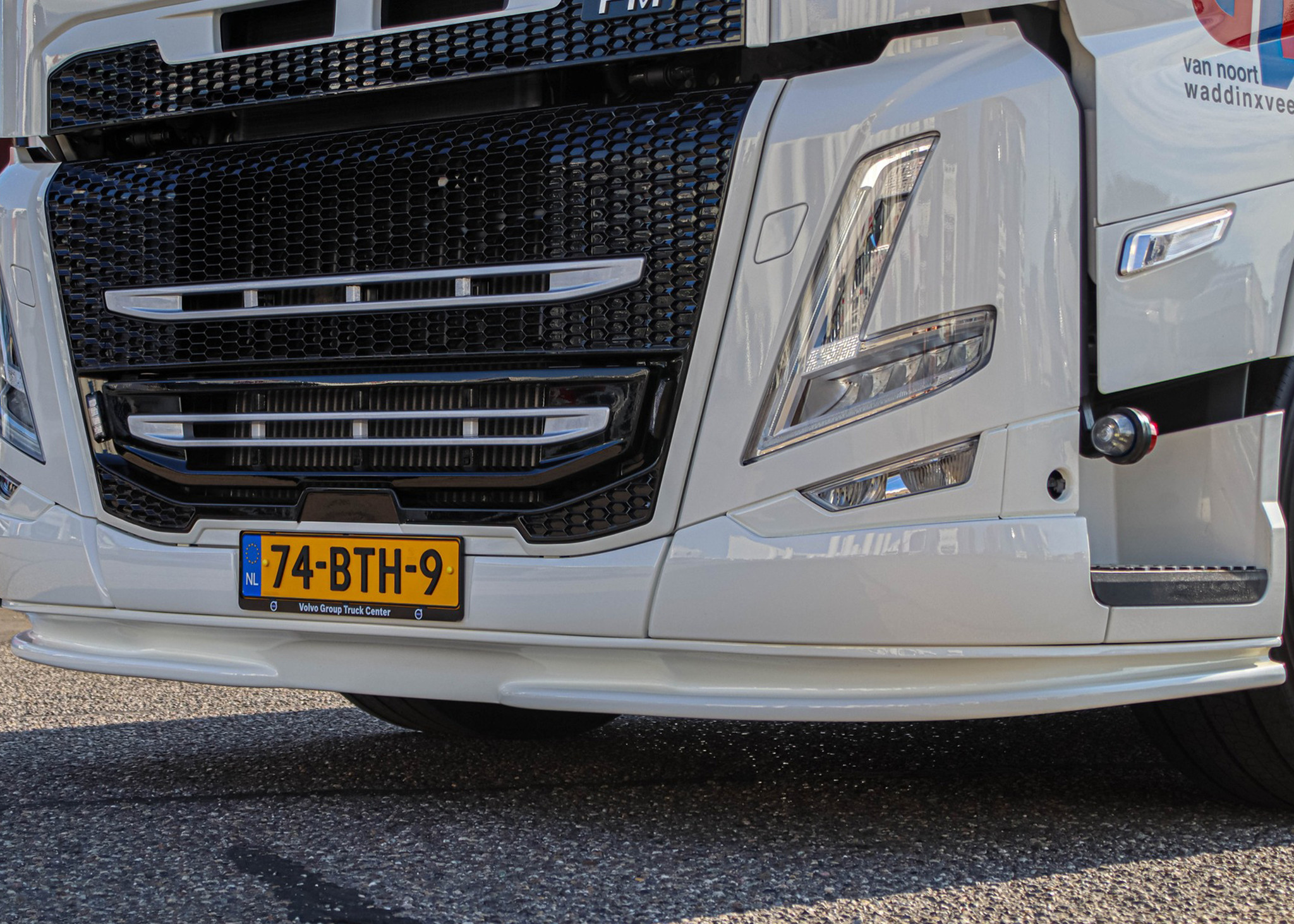 Volvo FM4/B Stoßstange Spoiler