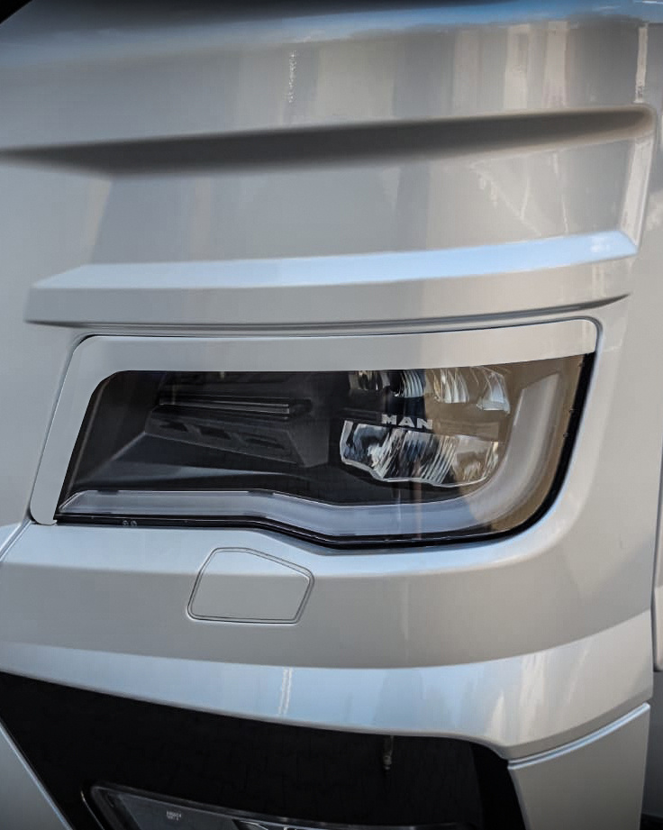 MAN TGX Scheinwerfer Spoiler