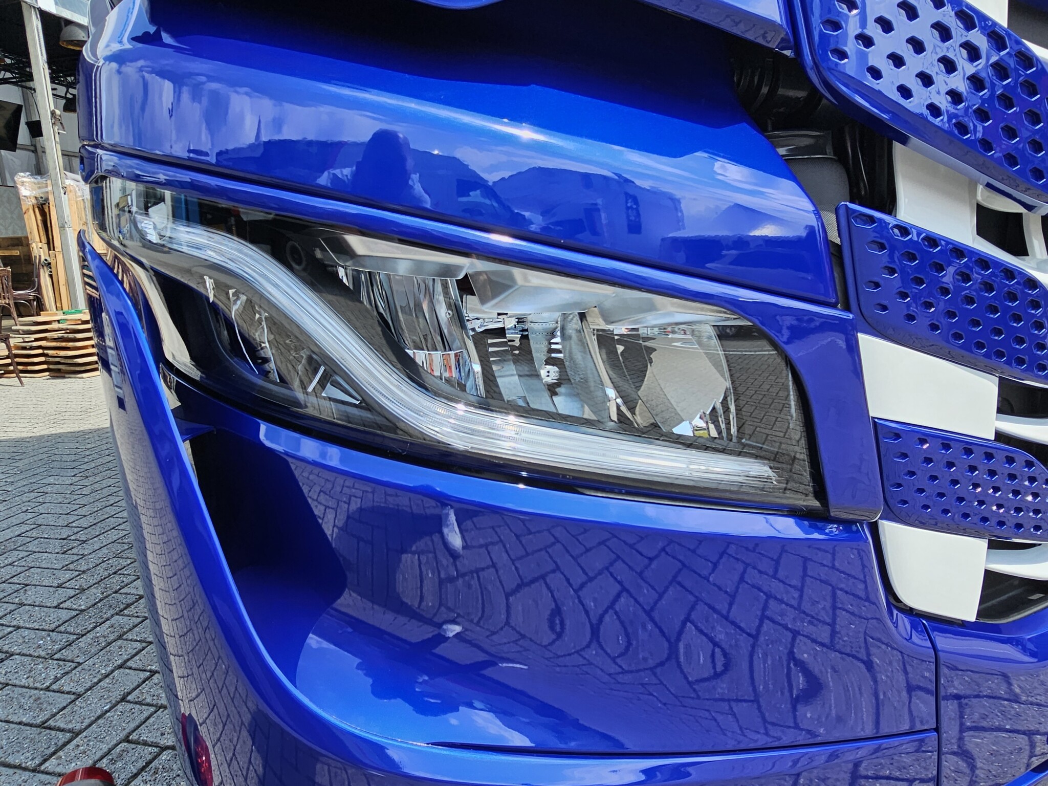 Iveco S-Way Scheinwerfer Spoiler