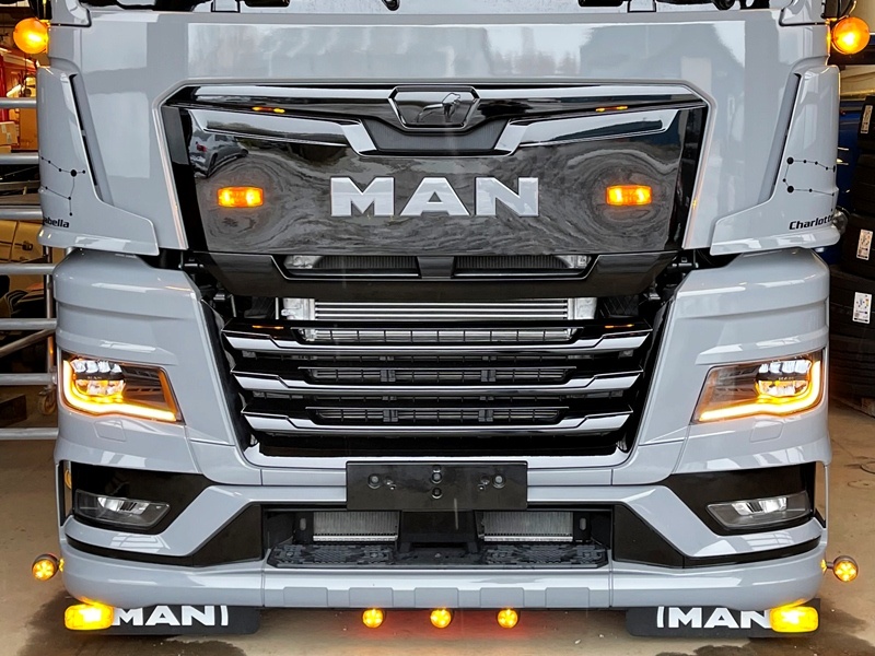 MAN TGX Orange DRL