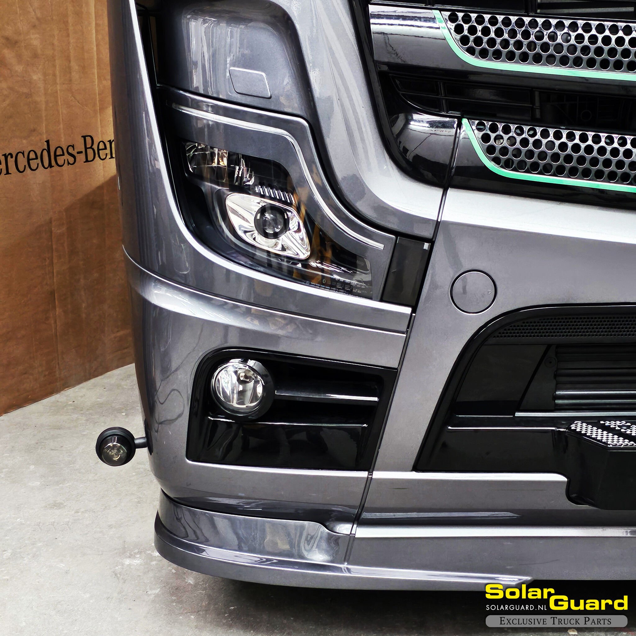 MB Actros Scheinwerferspoiler
