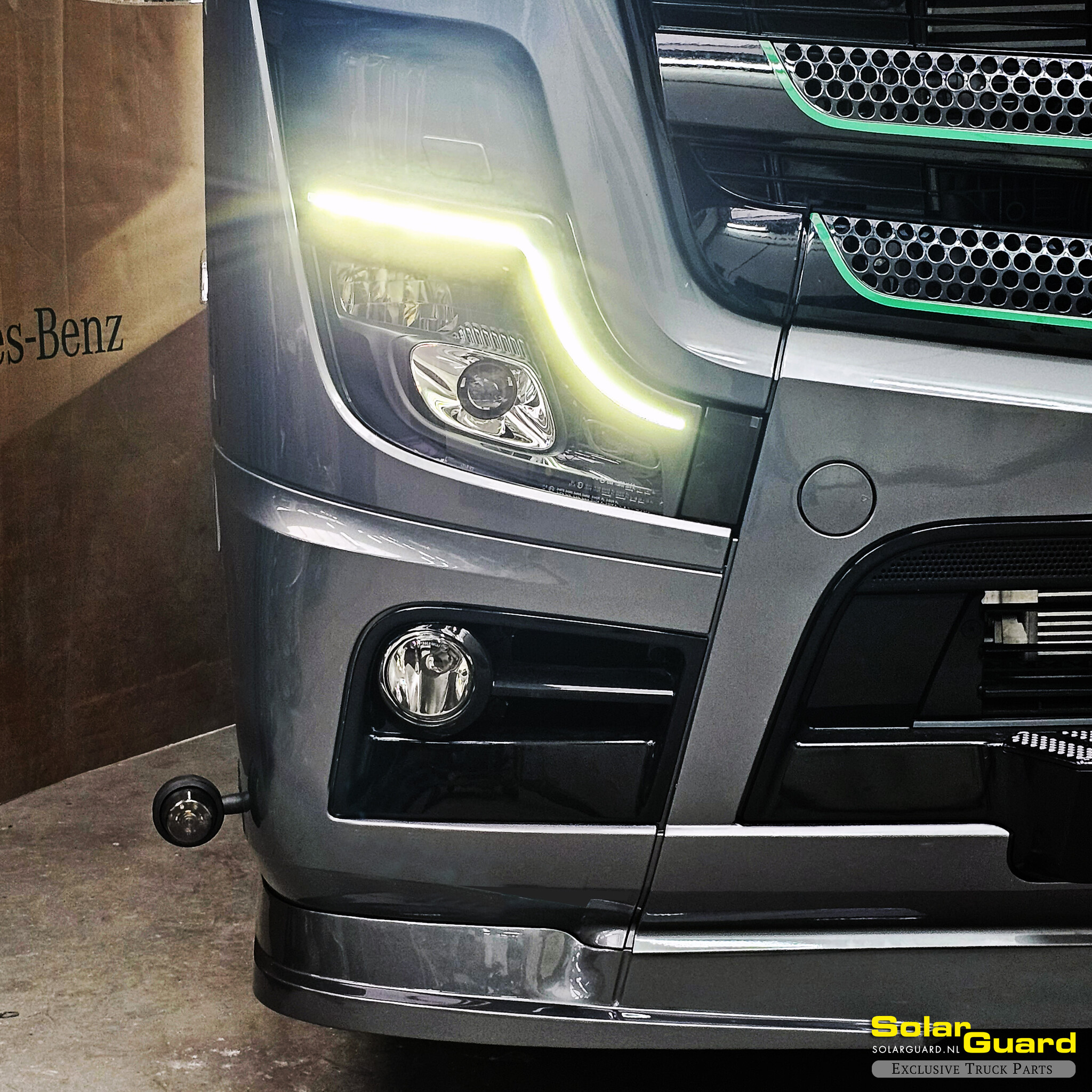 MB Actros Scheinwerferspoiler