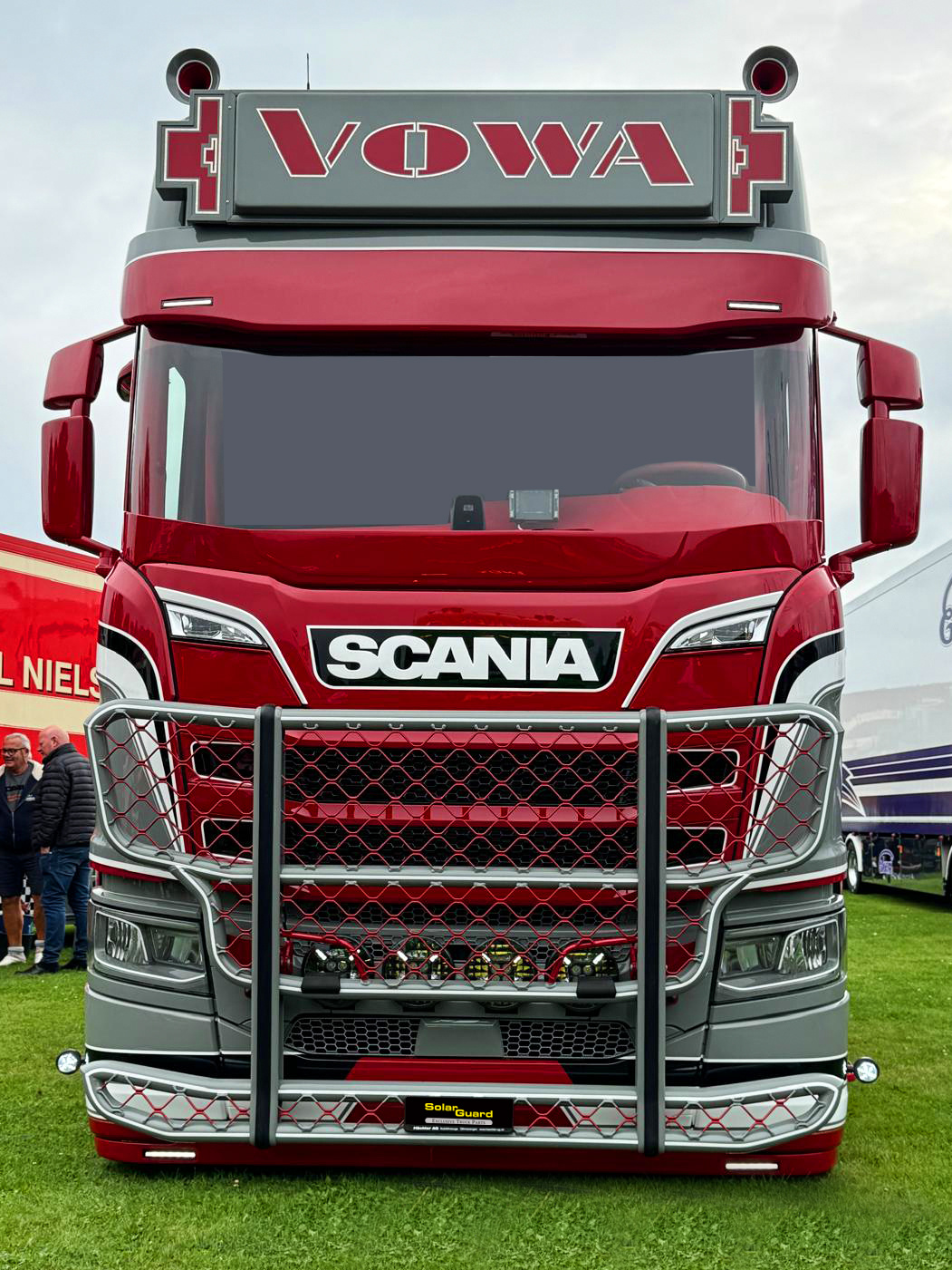 Scania Sonnenblende der nächsten Generation Curved Edge