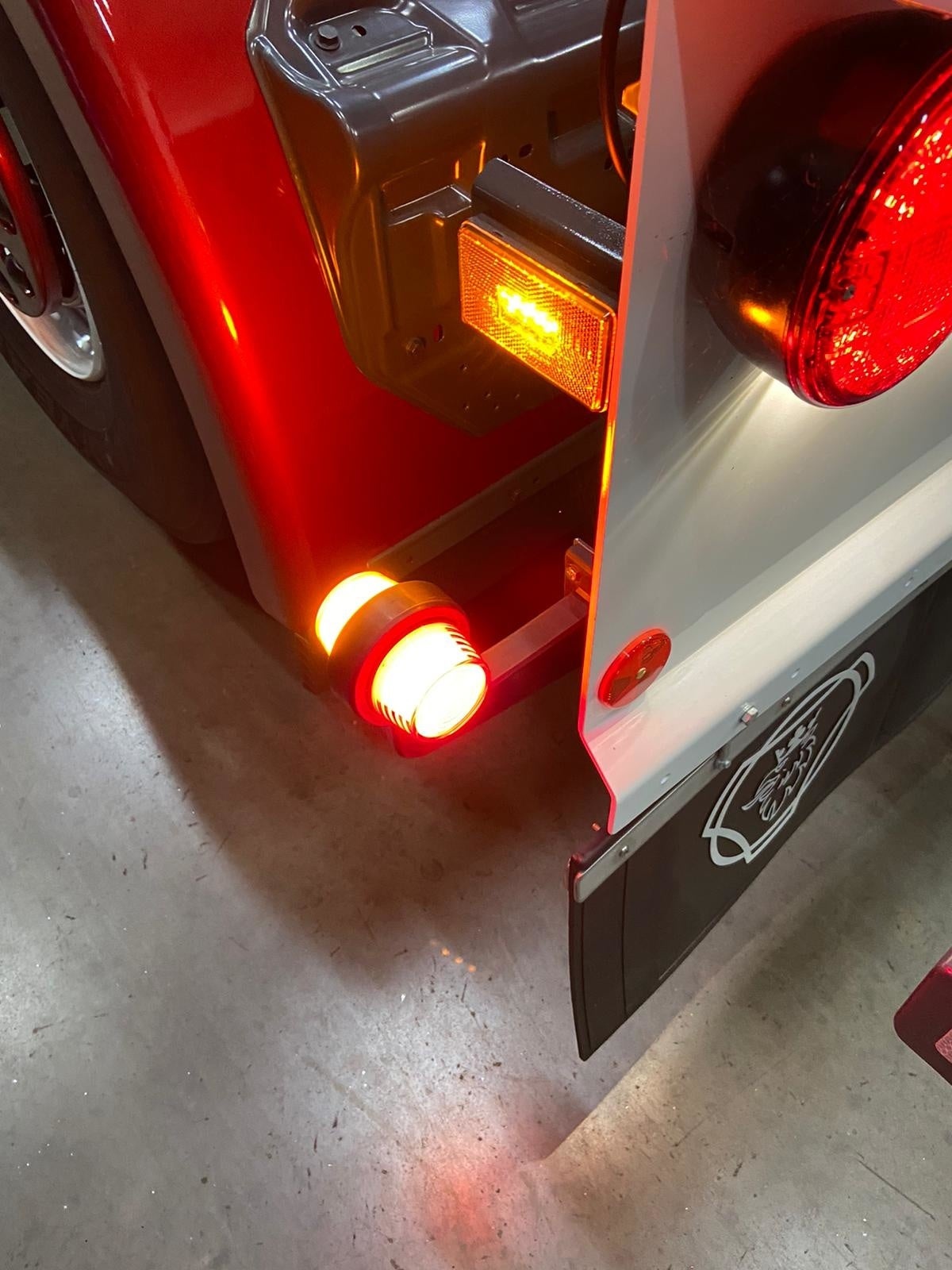 links | LED-Pendelleuchte | abgewinkelter Schaft & matte Linse | 12-24v | MB-1021RA
