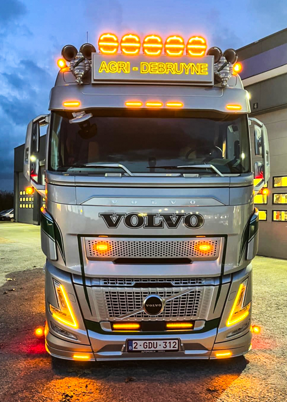 Volvo Aero Rückfahrscheinwerfer Zweifarbig + Blinklicht