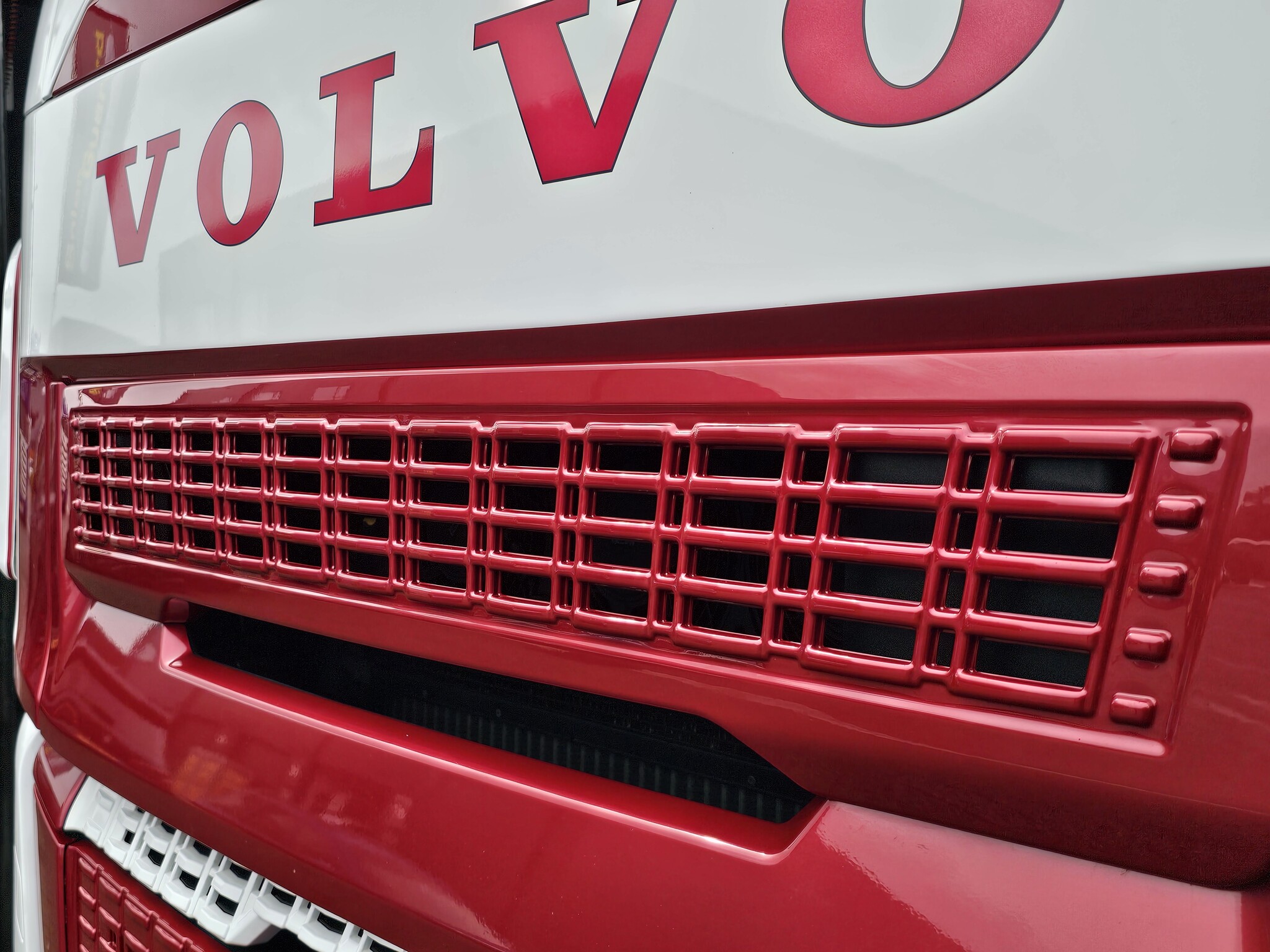 Volvo Aero Oberer Kühlergrill