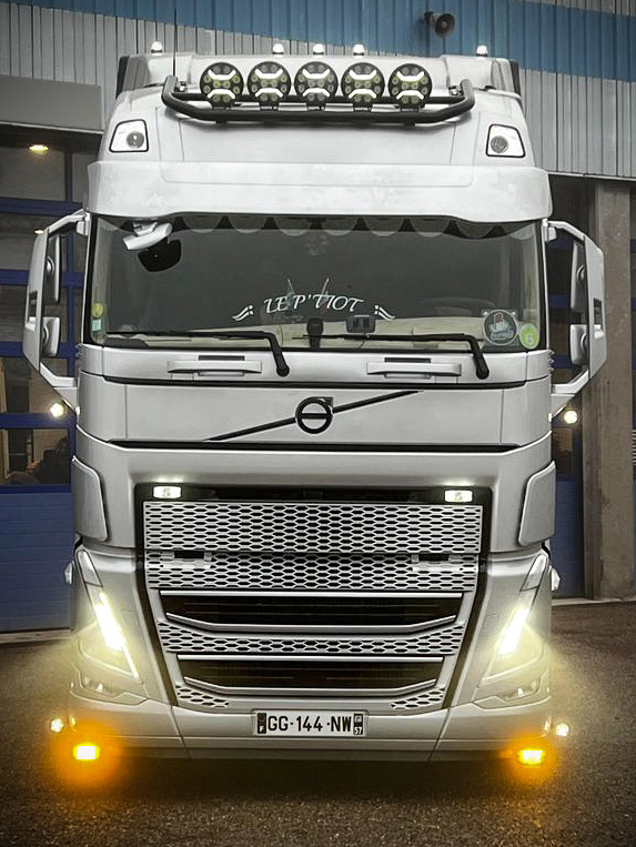 Volvo FH4/4B (5)  Complete Sunvisor Type 3 FWC