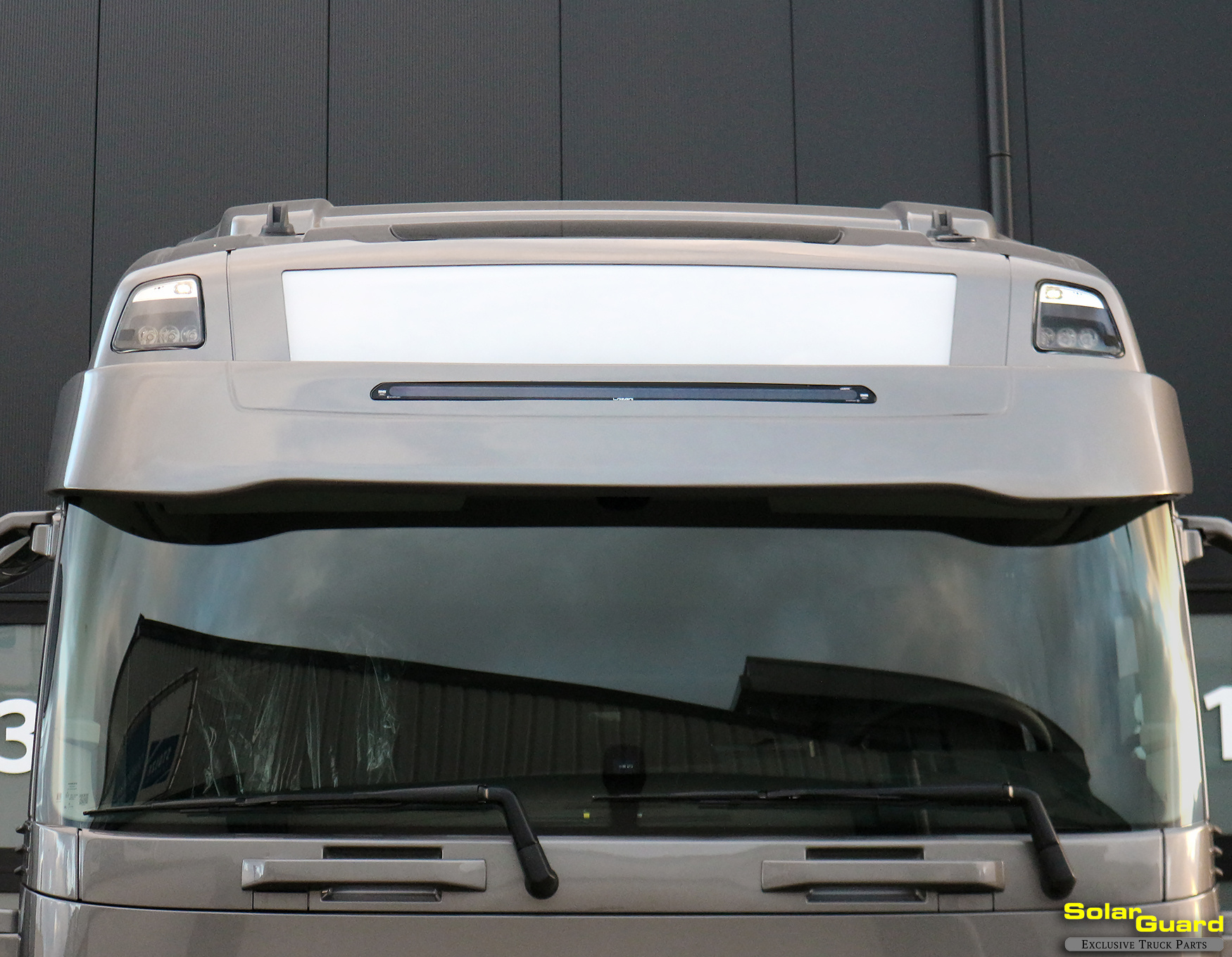 Volvo FH4/4B (5)  Complete Sunvisor Type 3 FWC