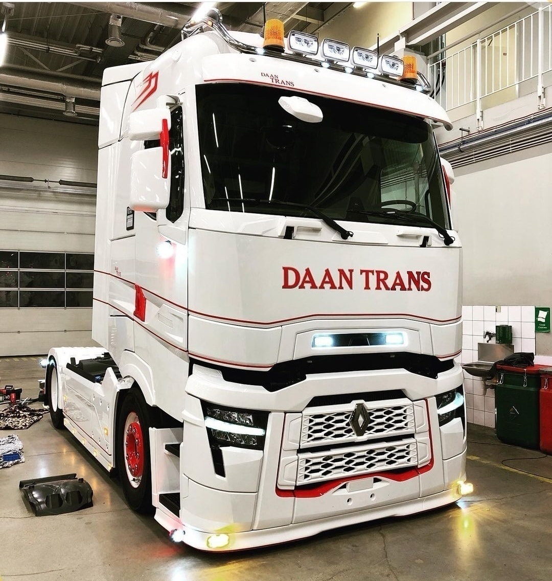 Renault T-serie Stoßstange Spoiler Typ 2 9 cm