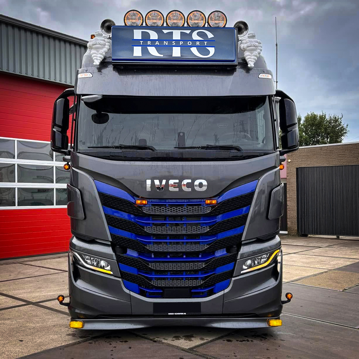 Iveco S-Way Voorspoiler