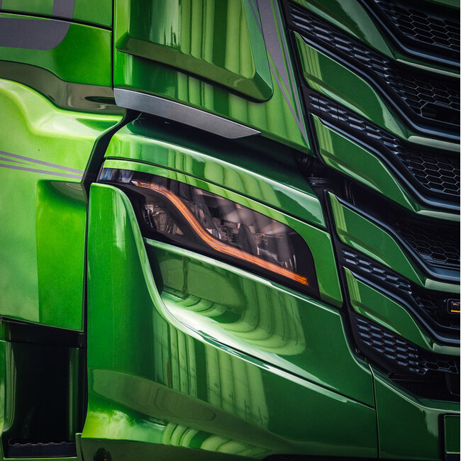 Iveco S-Way Oranje DRL