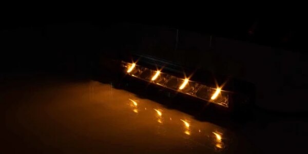 Tralert LED Lightbar Spartan con luces diurnas ámbar o blancas 6.400 lúmenes