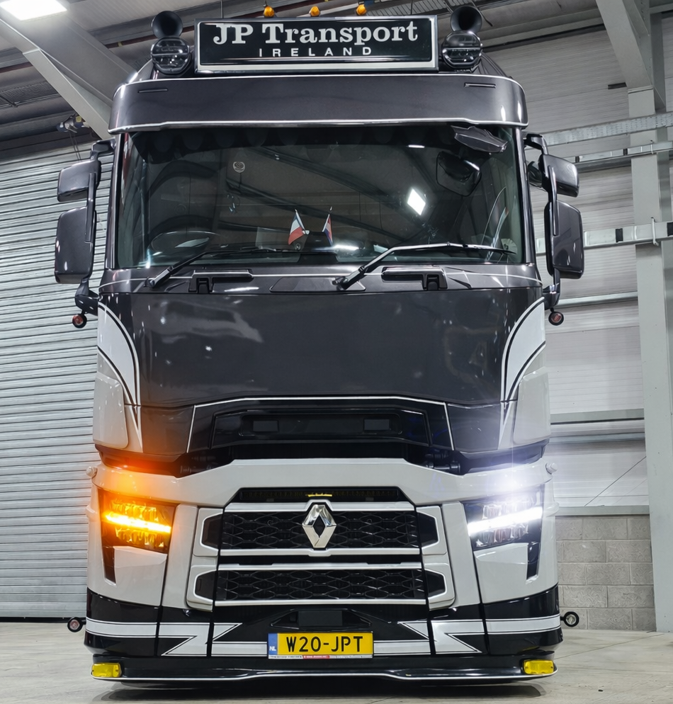 Renault T-Series switchable orange DRL