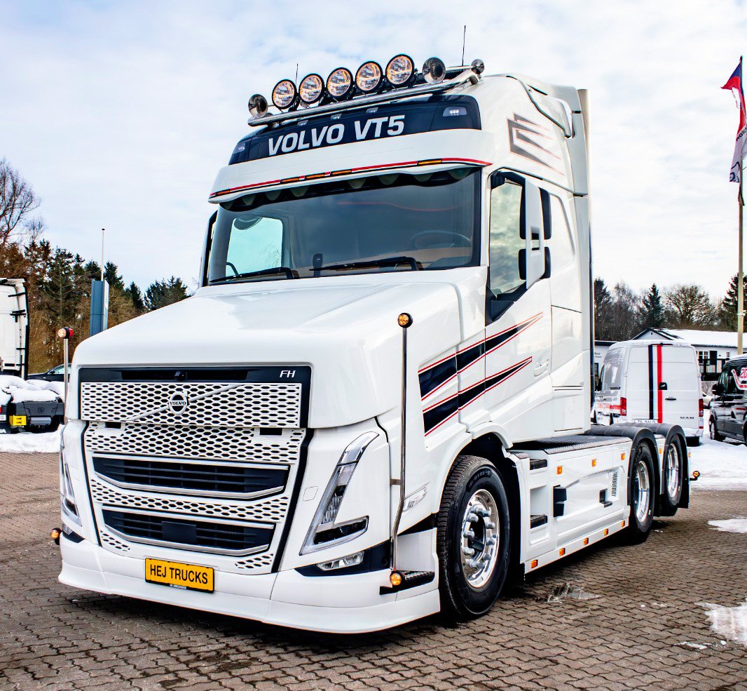 Volvo FH Torpedo with Front Spoiler Type 3 | Solar Guard
