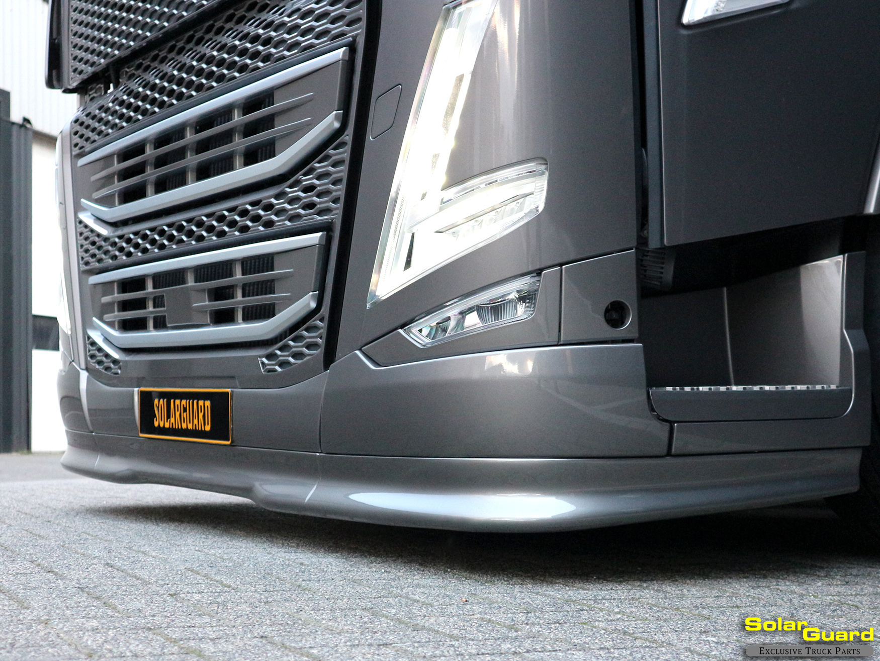 Volvo FH4/4B (5) Spoilerlippe vorne 12 cm
