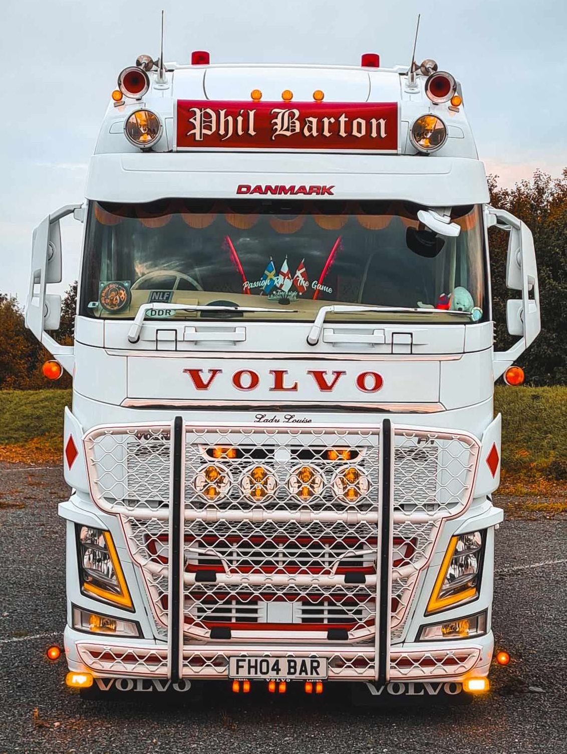 Volvo FH4/4B (5) Komplette Sonnenblende Forward Collision
