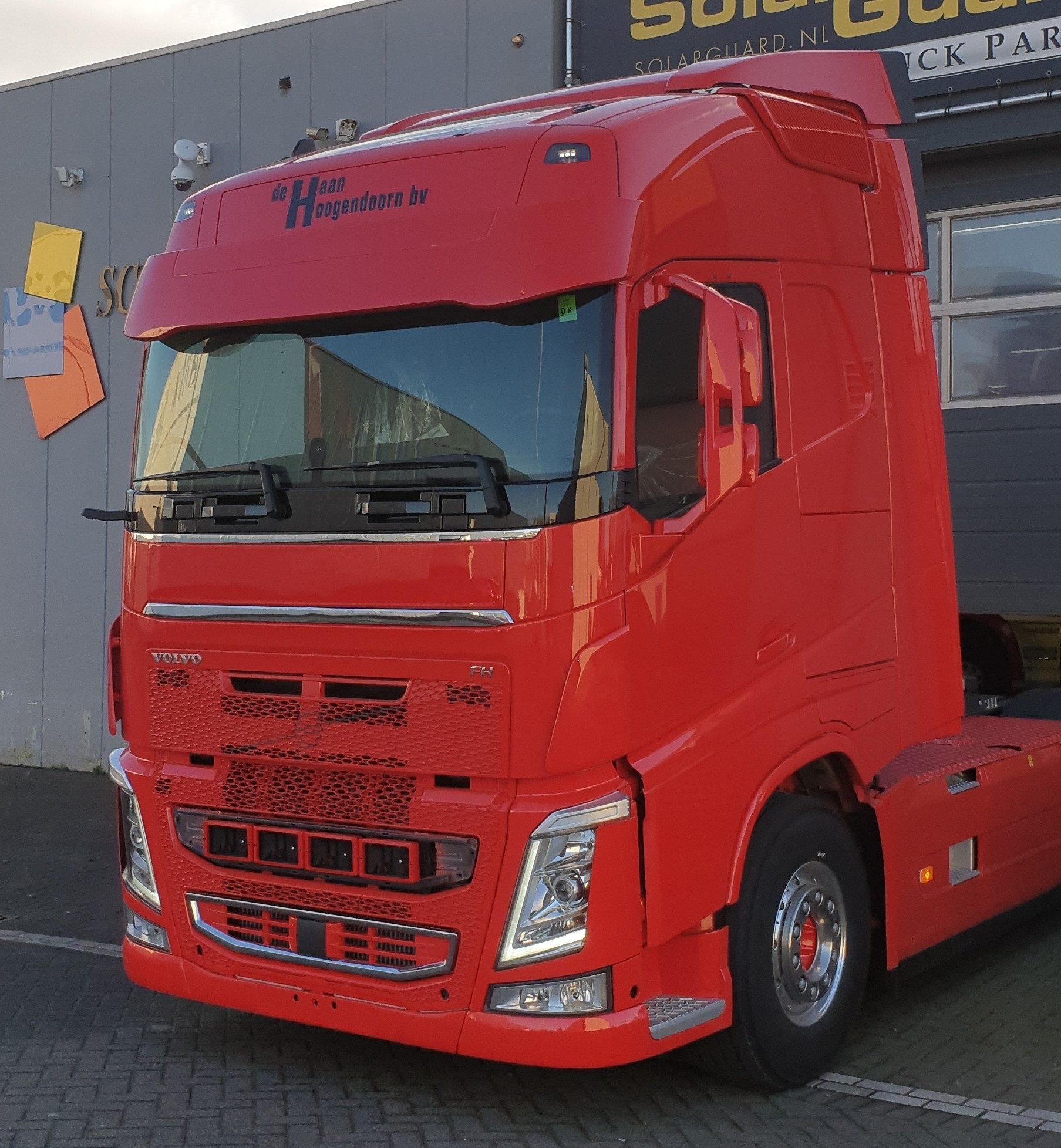 Volvo FH4/4B (5) Komplette Sonnenblende Typ 3