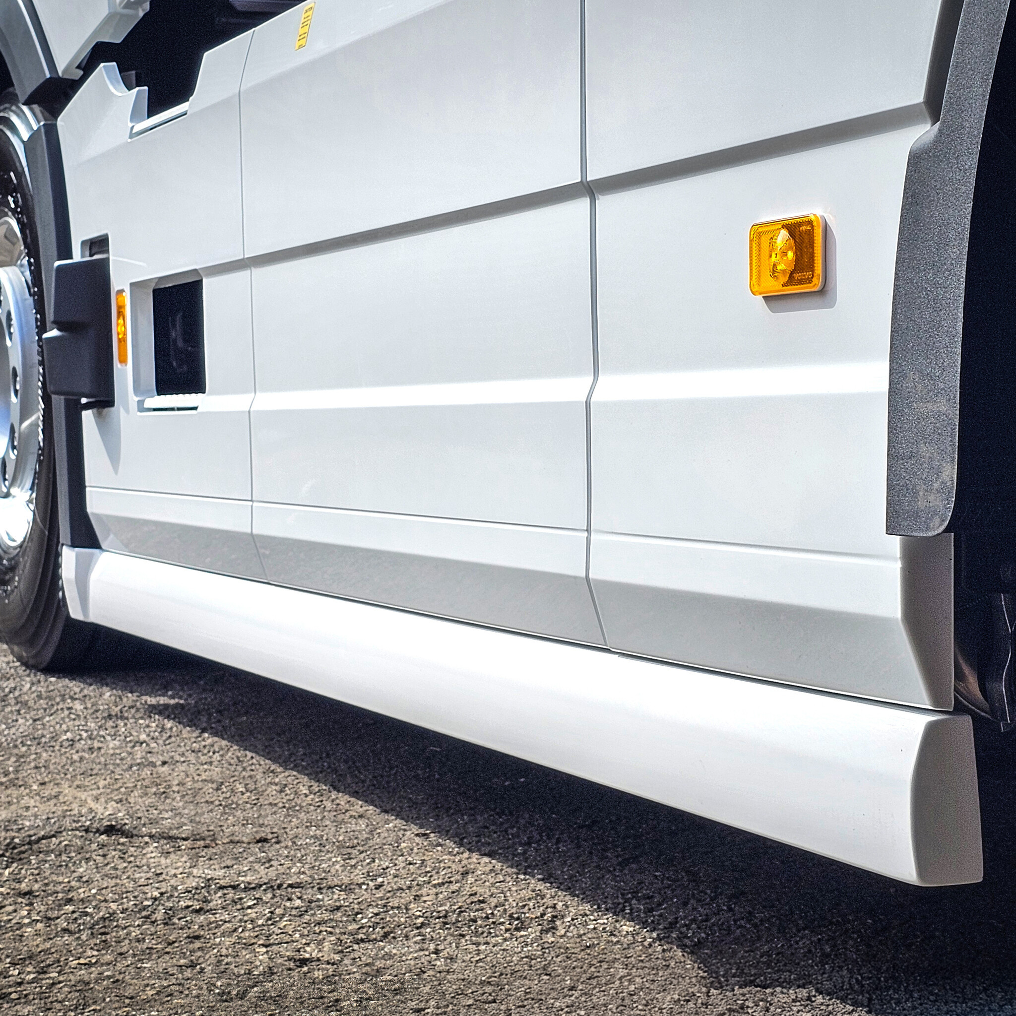 Volvo FH4B (5) & FH Aero Side Skirt Verlängerung lang