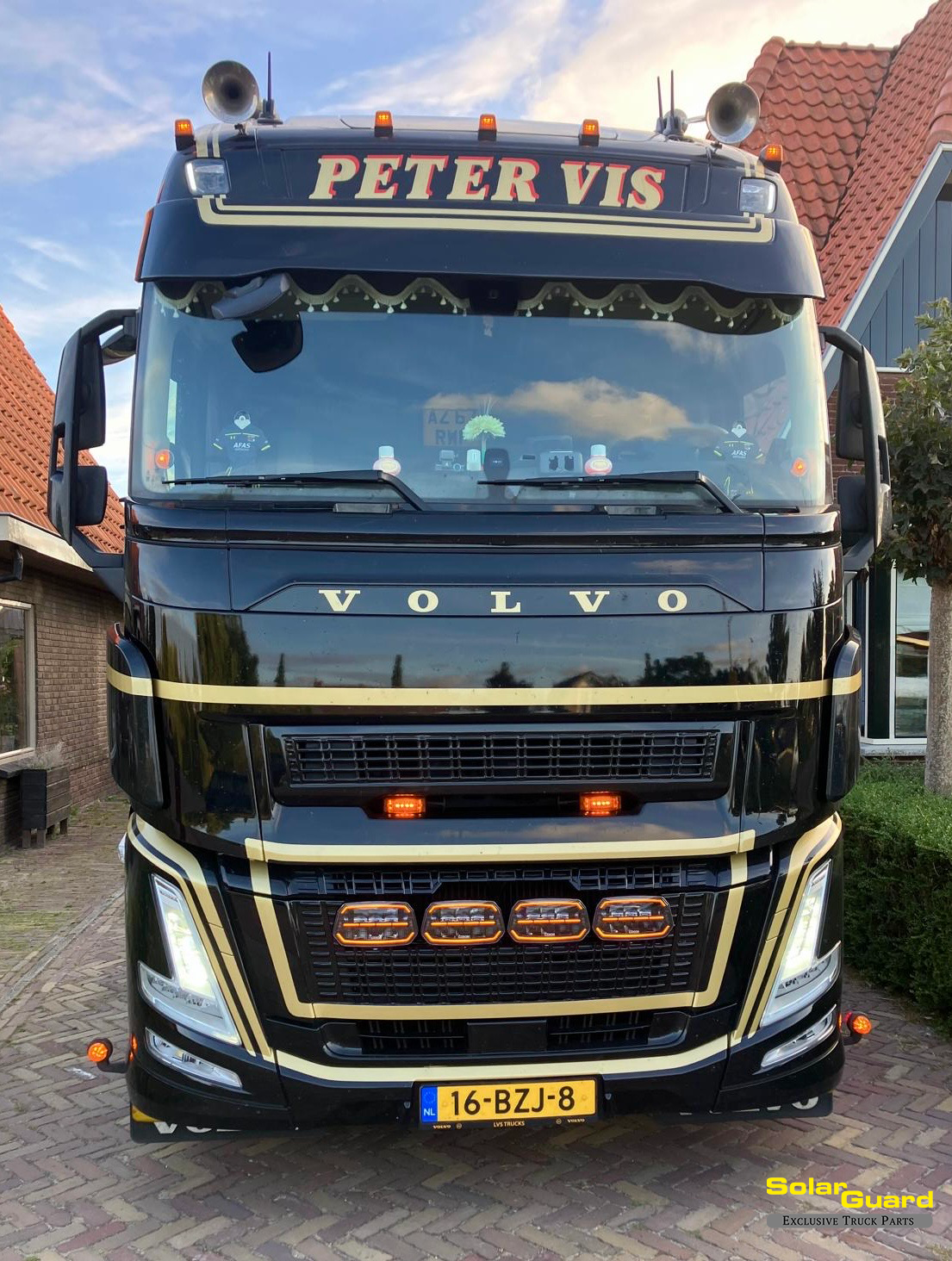 Volvo FH Aero Upper Grille