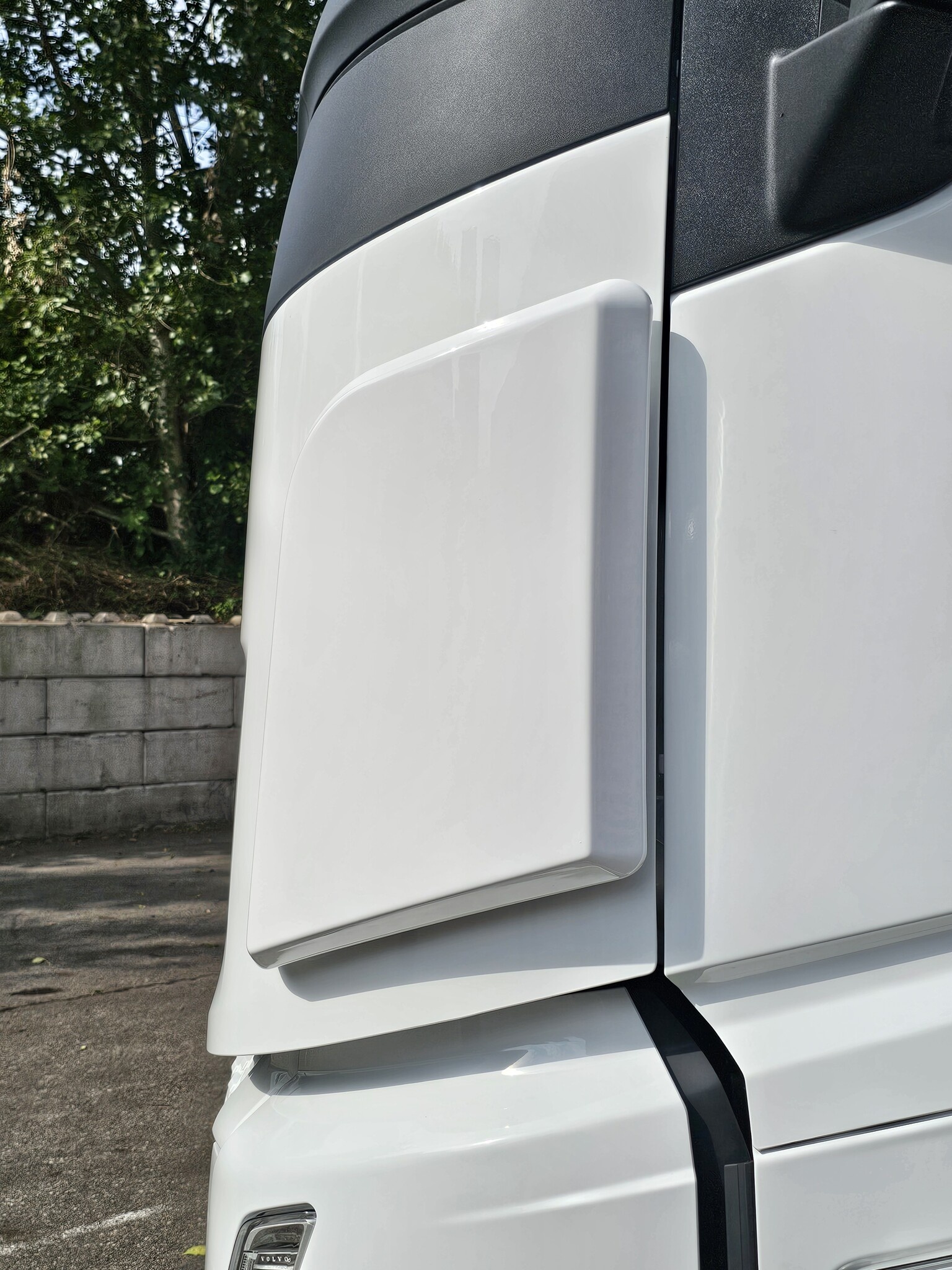 Volvo FH Aero Dirt Deflector