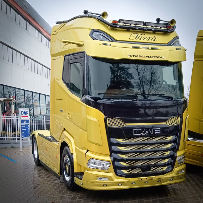 DAF NGD XG+ Zonneklep Type 1