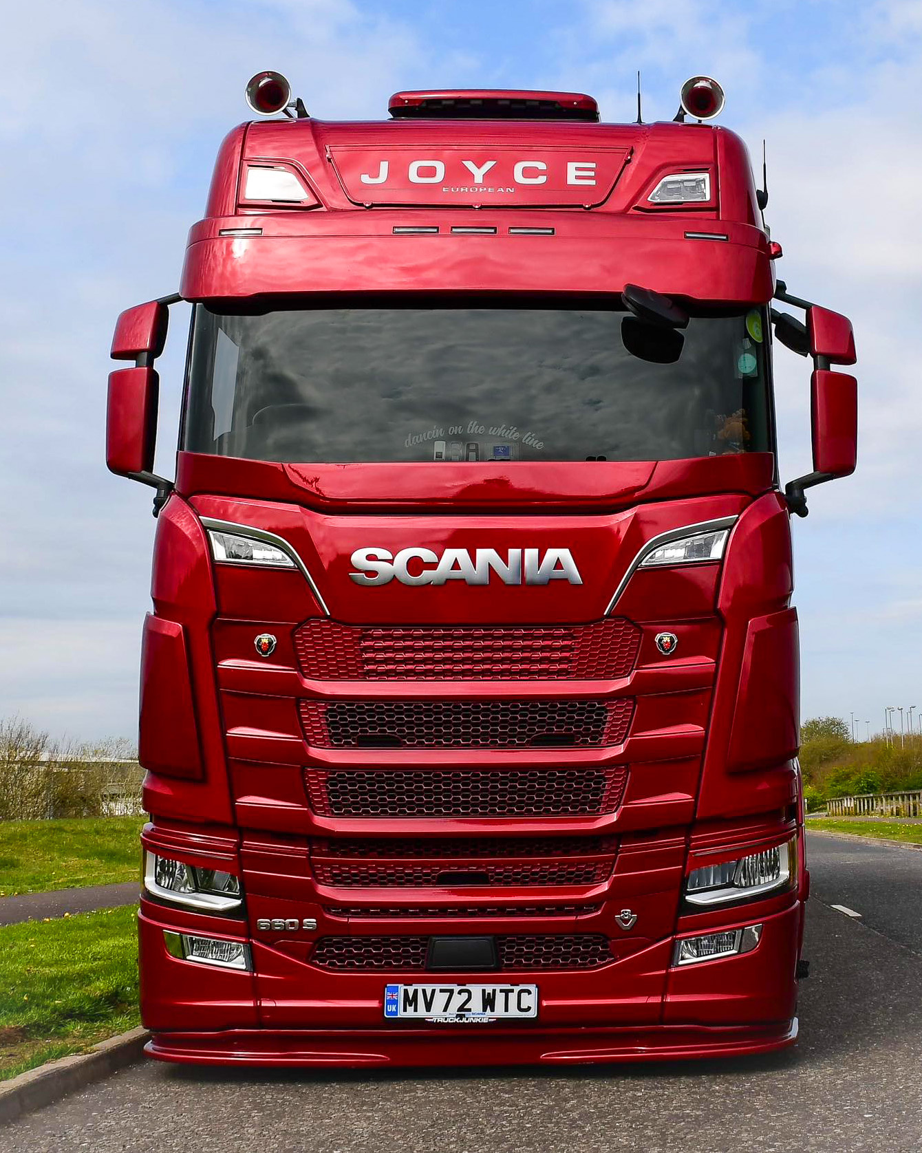 Scania Next Generation sun visor with line