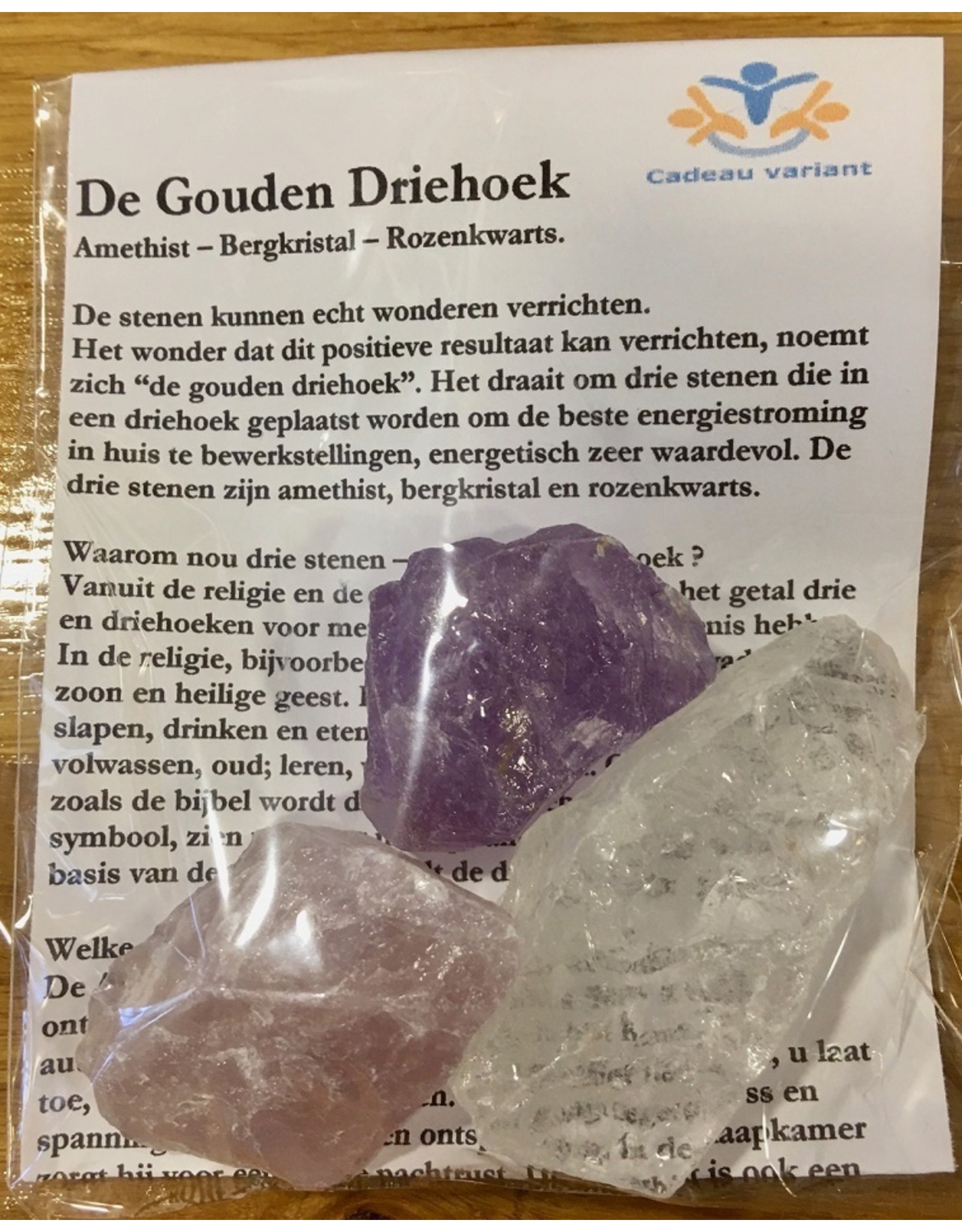 Gouden driehoek edelstenen set ruw