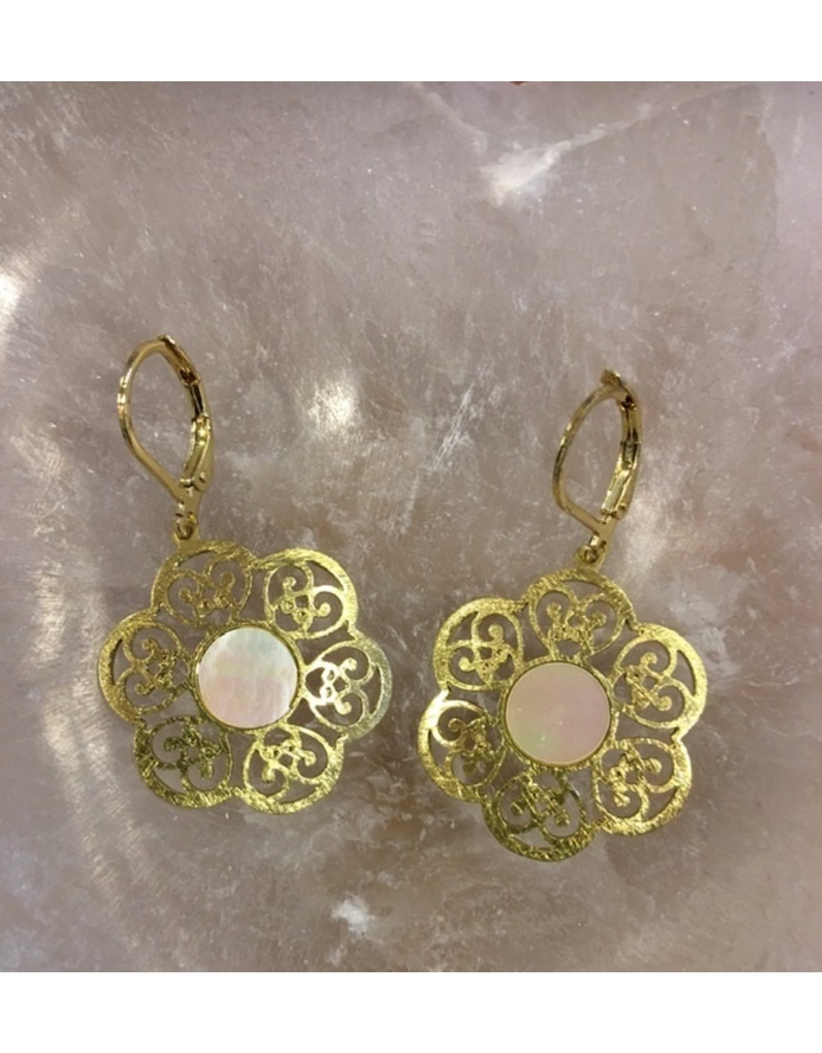 Biba bijouterie Oorbellen sierlijk goud met schelp