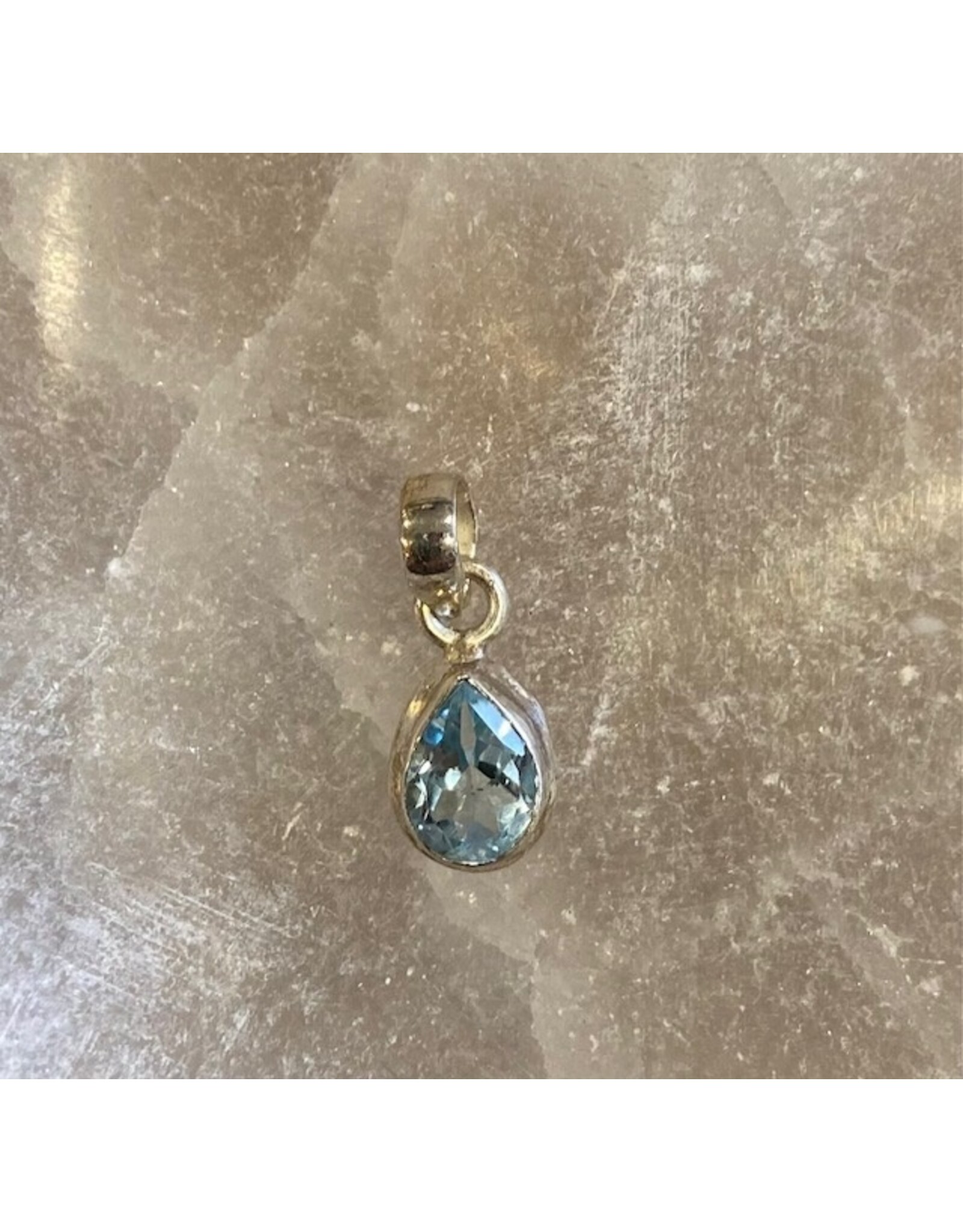 Topaas blauw zilveren hanger