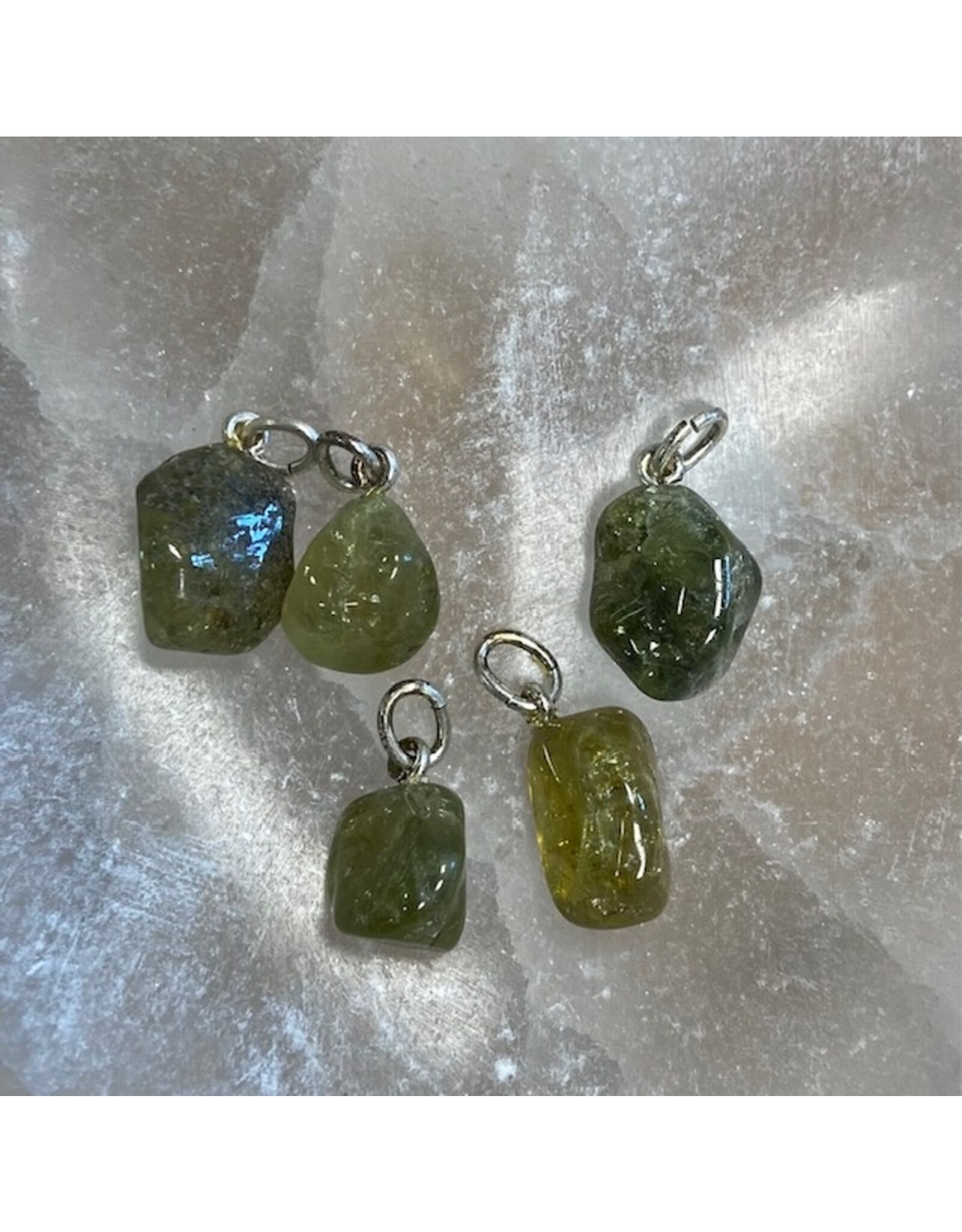 Grossulaar edelsteen hanger (groene granaat)