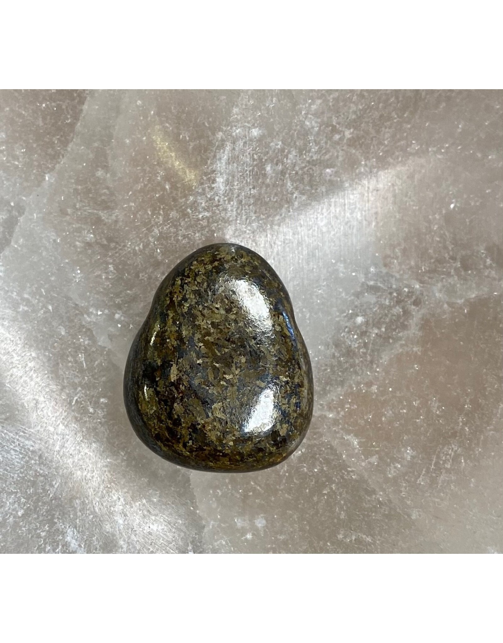 Bronziet doorboord edelsteen hanger