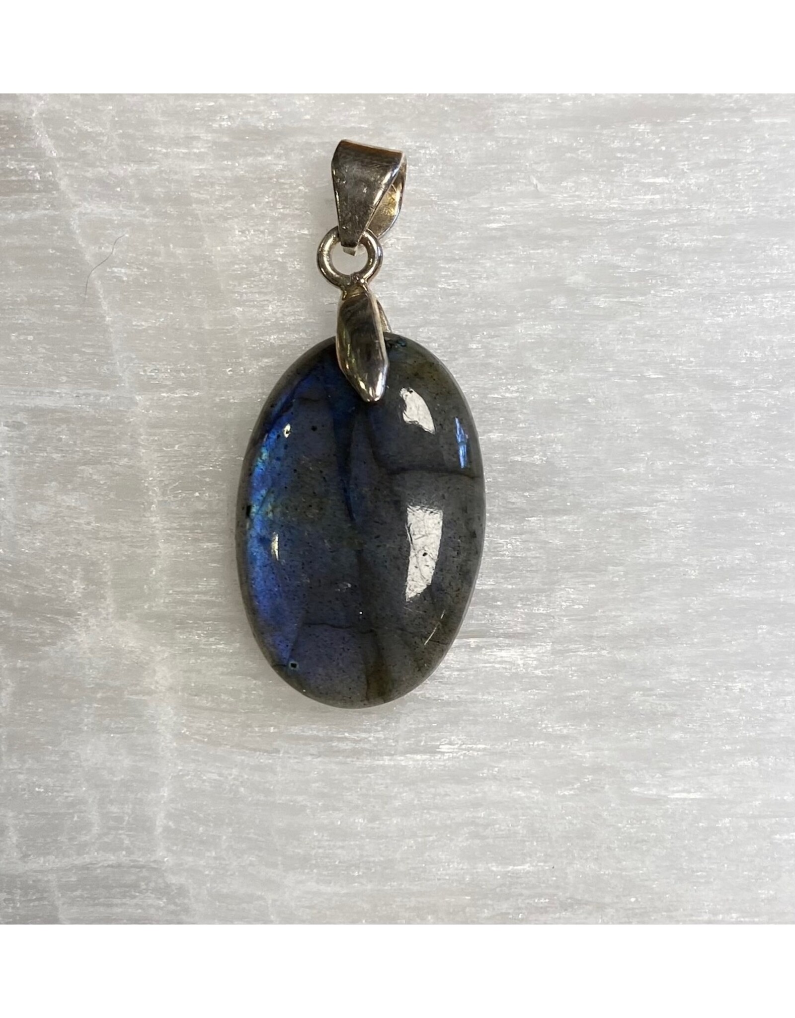Labradoriet hanger zilver blauw