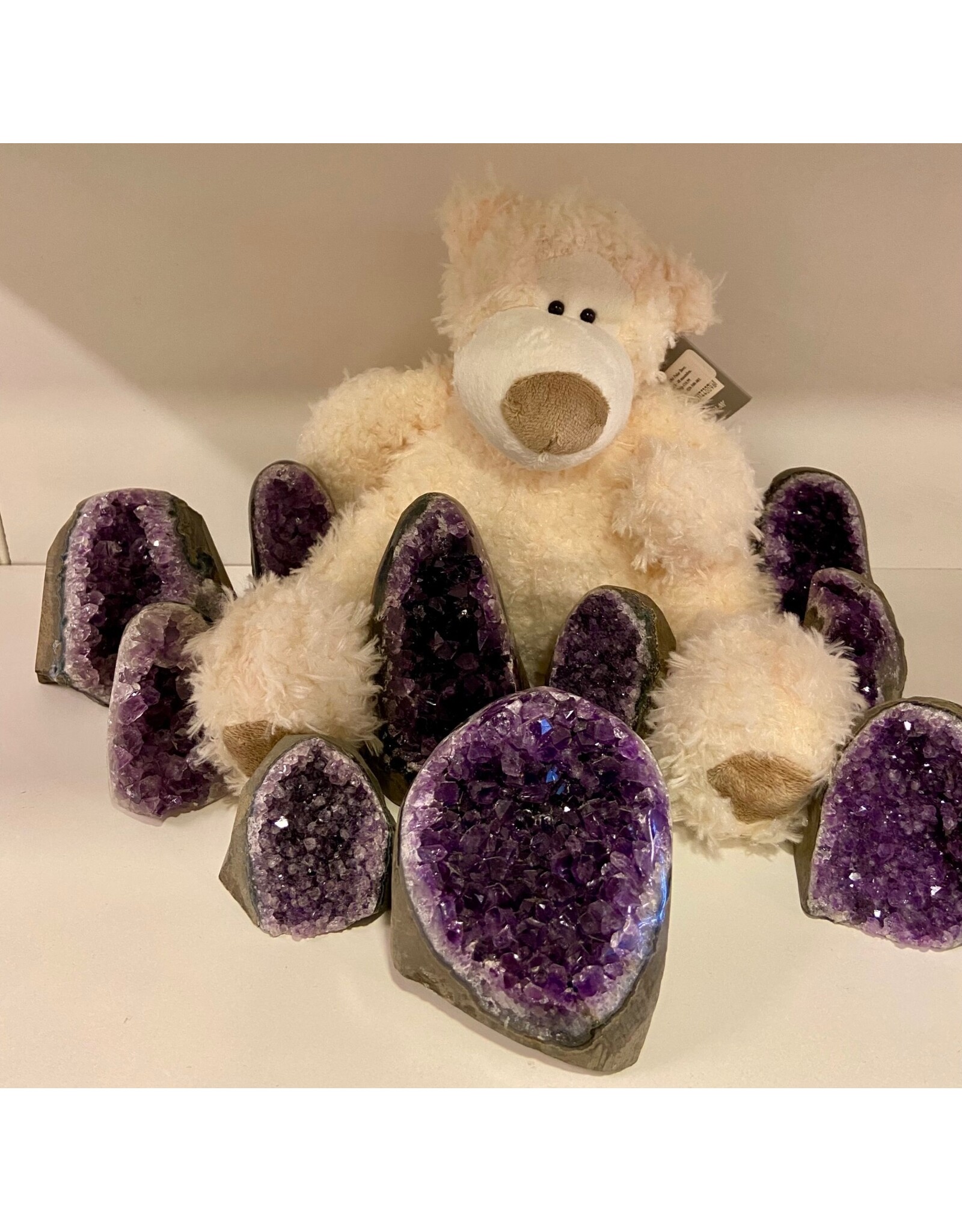 Amethist geode cluster