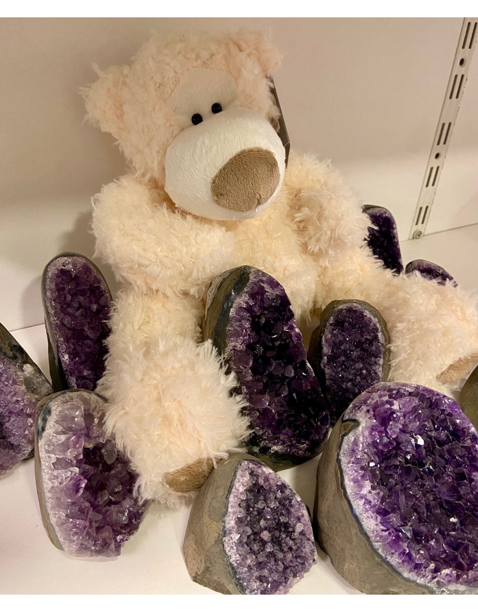 Amethist geode cluster