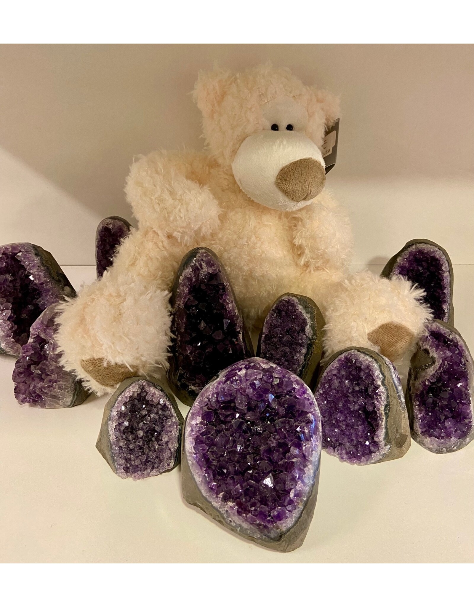 Amethist geode cluster