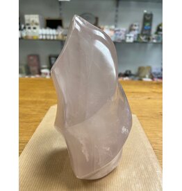 Rozenkwarts vlam edelsteen sculptuur