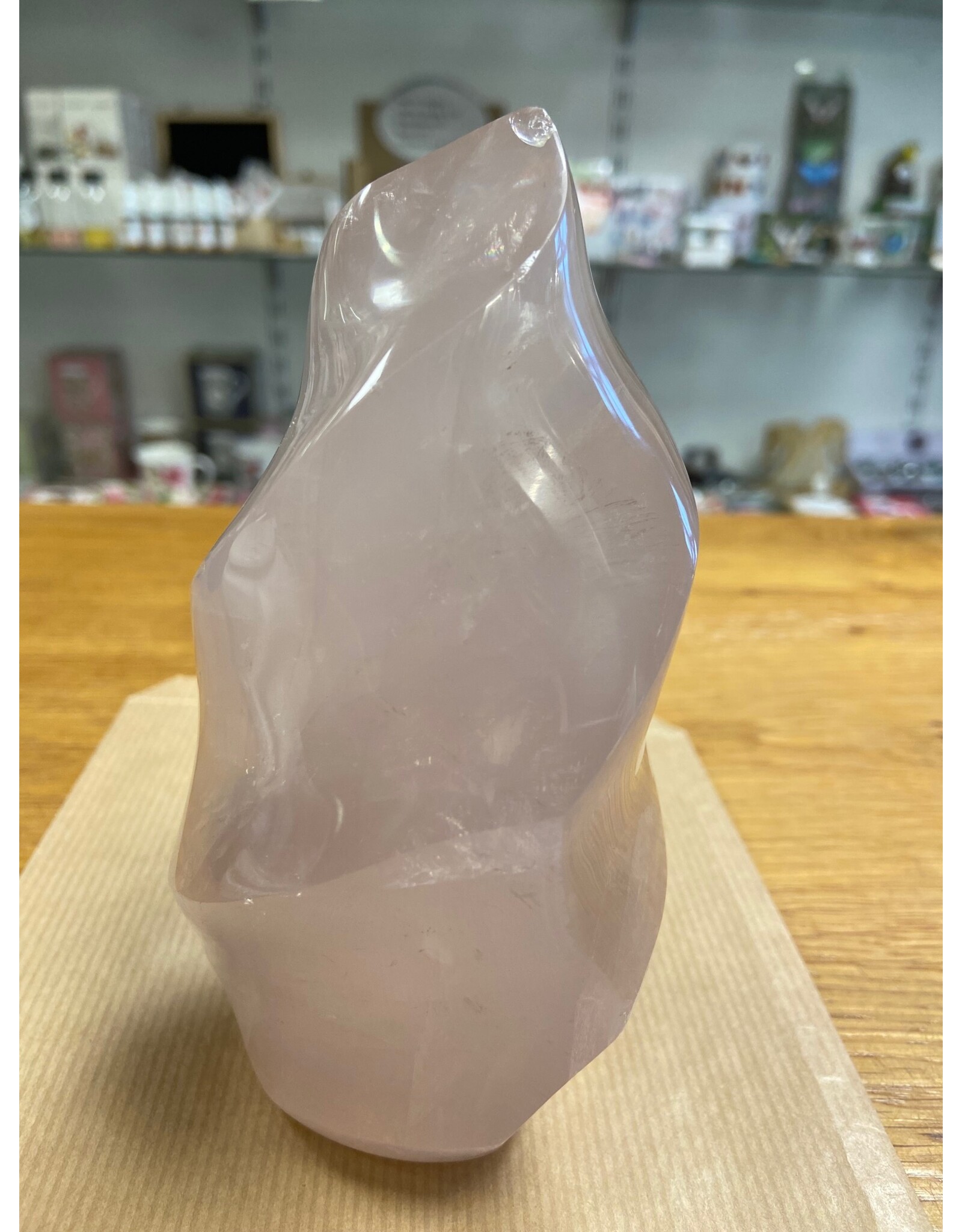 Rozenkwarts vlam edelsteen sculptuur