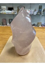 Rozenkwarts vlam edelsteen sculptuur