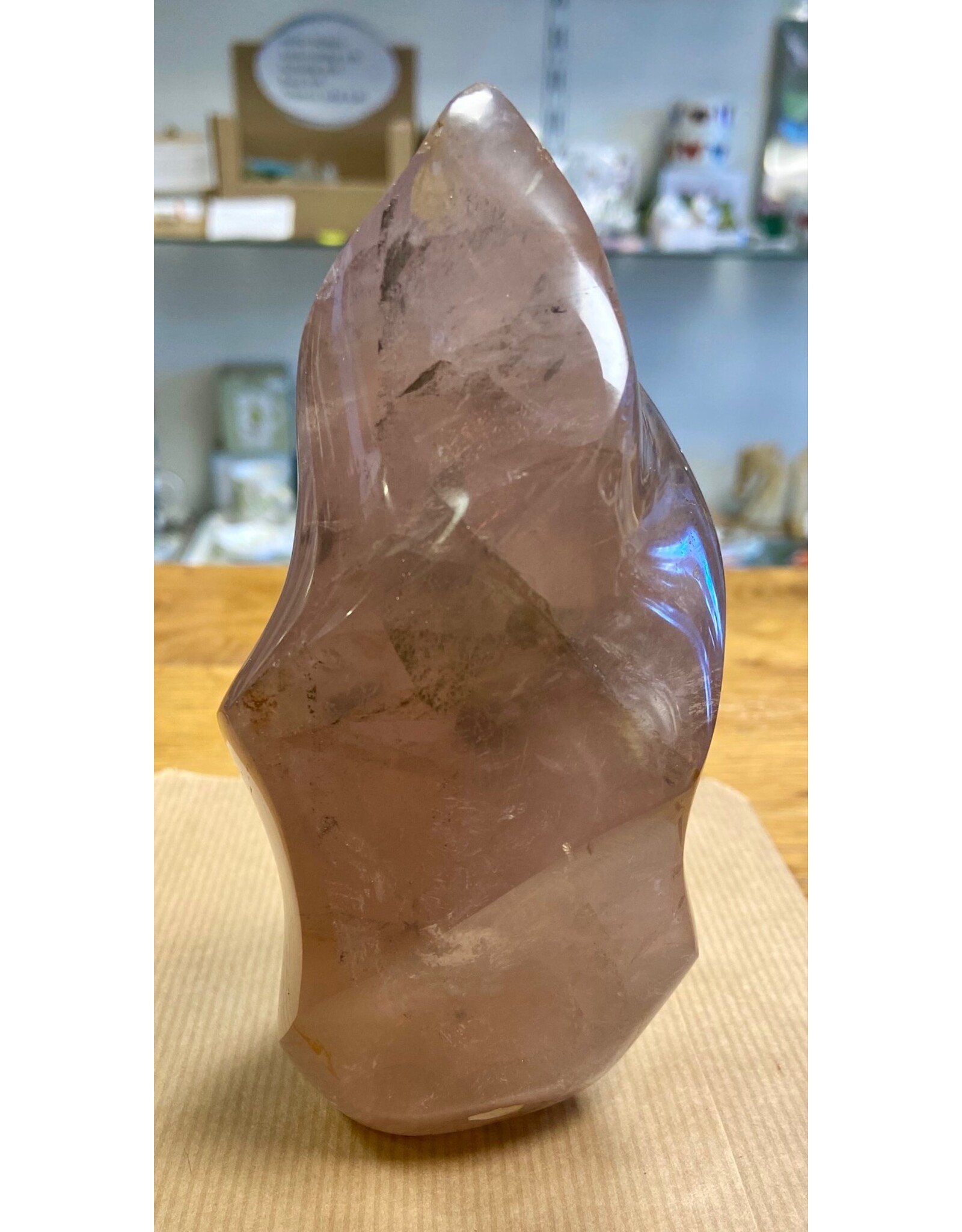 Vlam sculptuur  red healer (Hematiet kwarts)