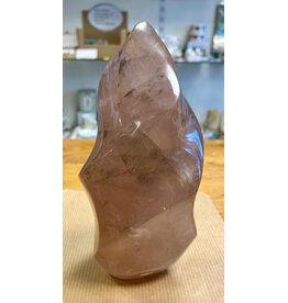 Vlam sculptuur  red healer (Hematiet kwarts)