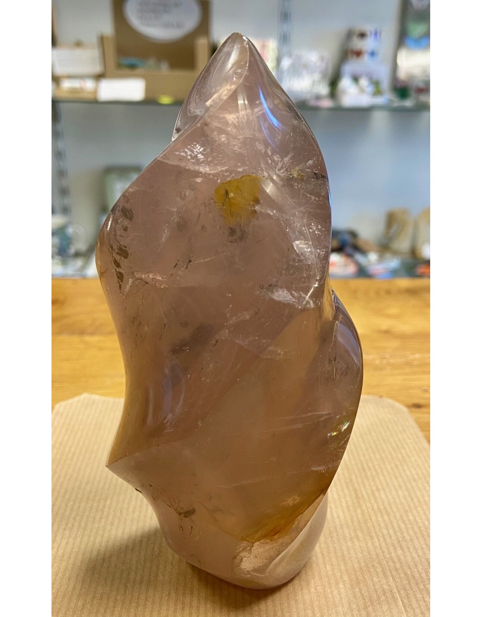 Vlam sculptuur  red healer (Hematiet kwarts)