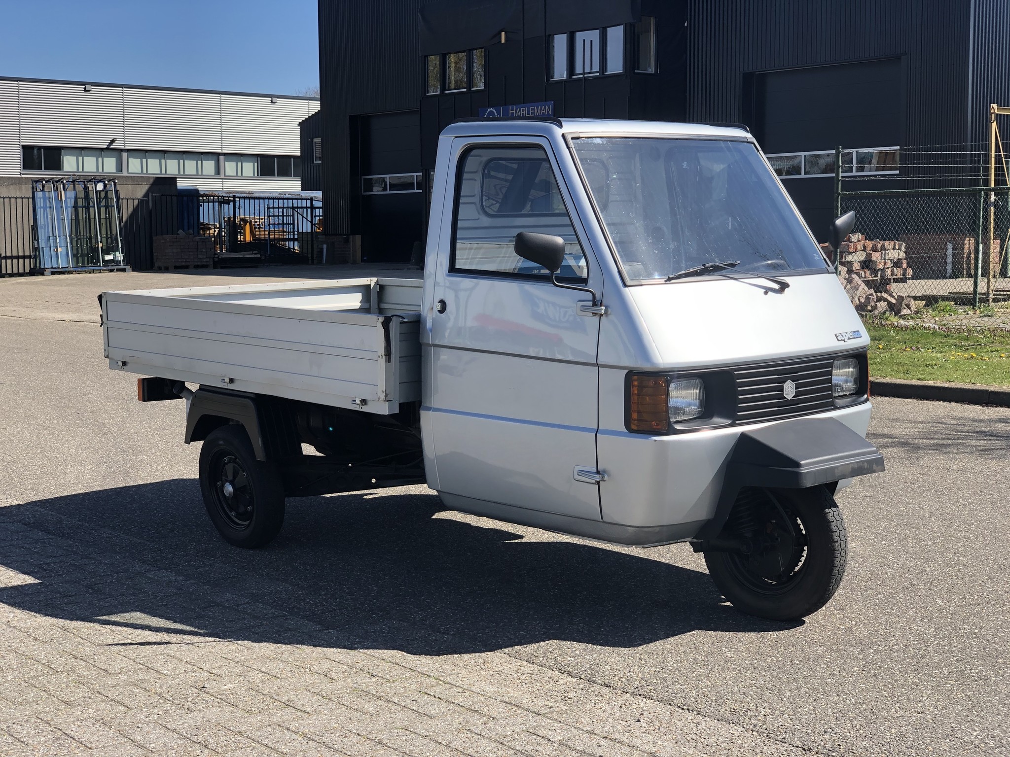 Gebruikte Piaggio Ape TM 218ccm open laadbak - HOWK Aanhangers en onde -  howk.nl Aanhangwagens en Aanhangeronderdelen