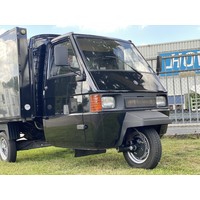 Piaggio Ape TM met TV-scherm