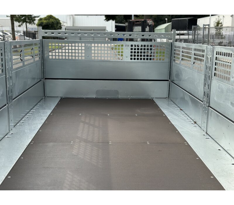 Demo Brian James Cargo Connect 550x229cm met loofrekken