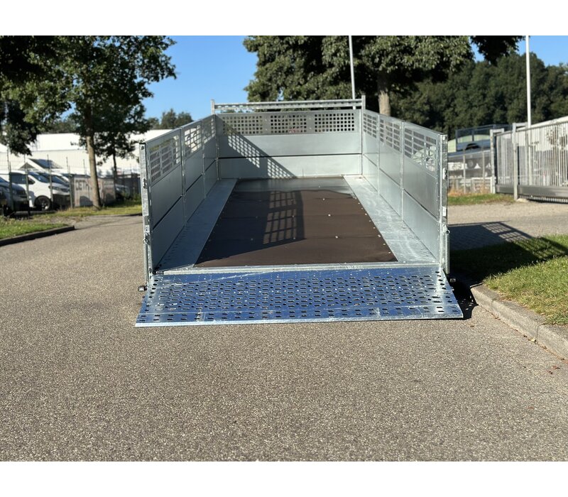 Demo Brian James Cargo Connect 550x229cm met loofrekken