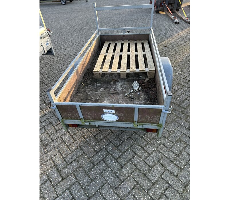 Gebruikte bakwagen ongeremd ( opknapper )