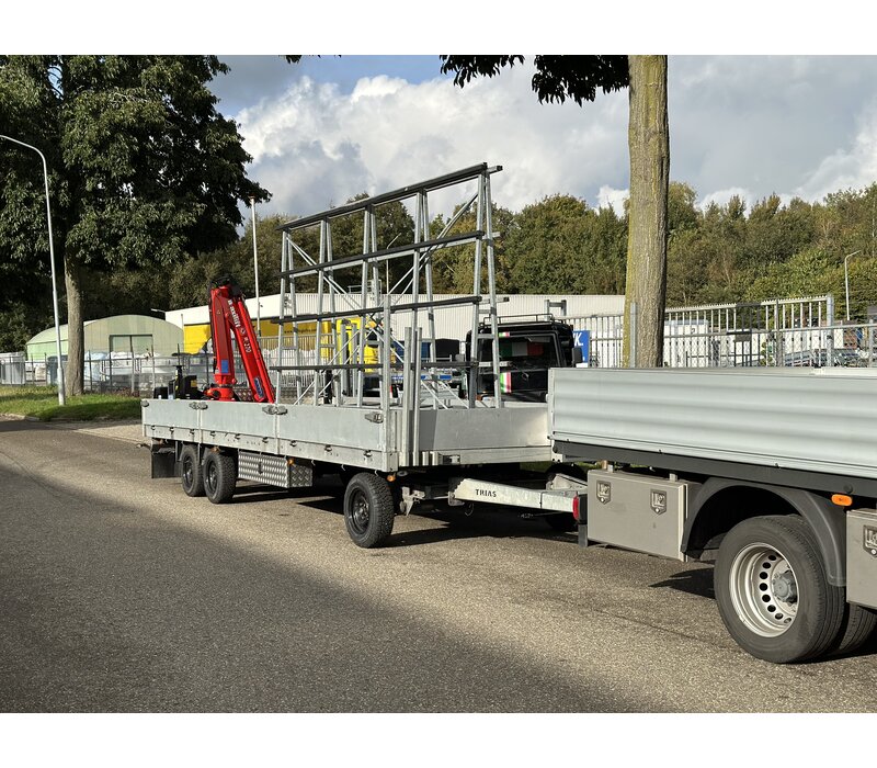 Schamelwagen met kraan en glasbok