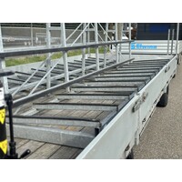 Schamelwagen met kraan en glasbok