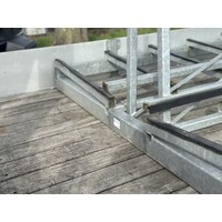 Schamelwagen met kraan en glasbok