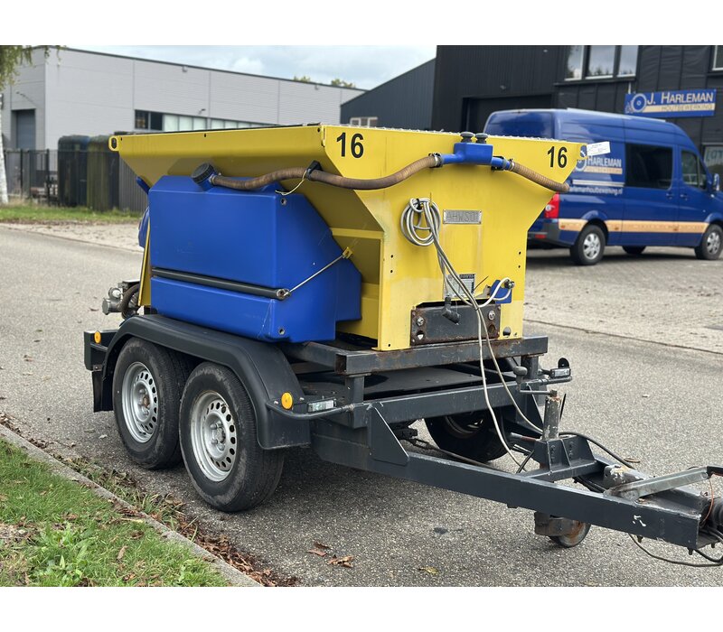 Gebruikte Nido Zoutstrooier aanhangwagen